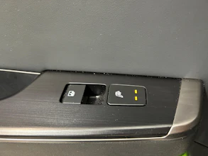 https://vehicle.imgix.net/4444519/c0b747c1-8f05-4984-8f5e-203f3e9c6e66.jpg
