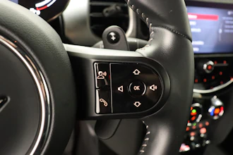 https://vehicle.imgix.net/4444655/966f21a2-0bf6-49b9-883d-48dda5c9032a.JPG