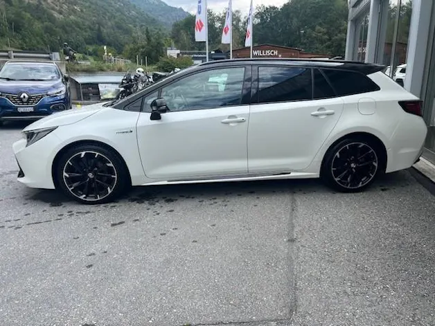 Toyota Corolla Touring Sports 2.0 HSD GR-S