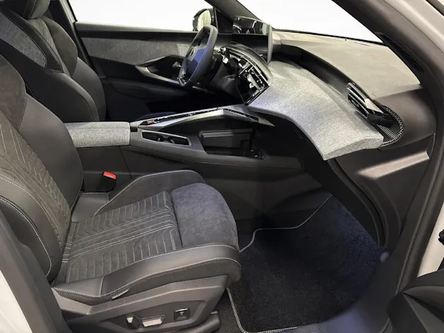 PEUGEOT 5008 1.2 Hybrid GT Exclusive