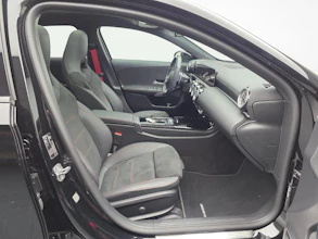 https://vehicle.imgix.net/4444779/c61b2db3-ee02-44fc-8bfb-30865ad6d8ea.jpg