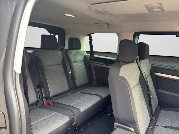 PEUGEOT Traveller Standard 2.2 BlueHDi 180 Family Edition S/S
