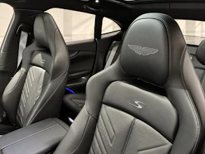 https://vehicle.imgix.net/4444949/00143c78-ecdd-46fd-9610-ad509c79fbf2.jpg