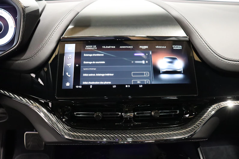 immagine del veicolo ASTON MARTIN DBX