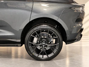 https://vehicle.imgix.net/4444949/21562148-beea-4229-8aae-3c618a87eb63.jpg
