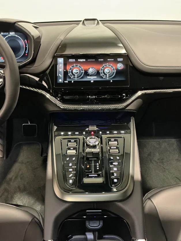 ASTON MARTIN DBX S 4.0 V8 Bi-Turbo