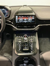 https://vehicle.imgix.net/4444949/45266087-184c-4bf8-88f5-e45fcfec0287.jpg
