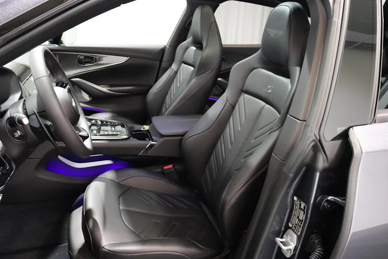 immagine del veicolo ASTON MARTIN DBX