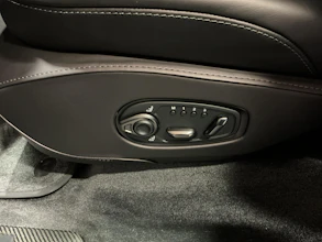 https://vehicle.imgix.net/4444949/937495cc-4dd5-4e24-81b4-dc8f88511717.jpg