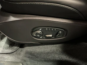 image du véhicule ASTON MARTIN DBX S 4.0 V8 Bi-Turbo
