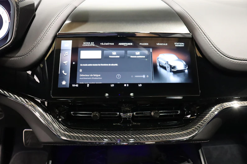 immagine del veicolo ASTON MARTIN DBX