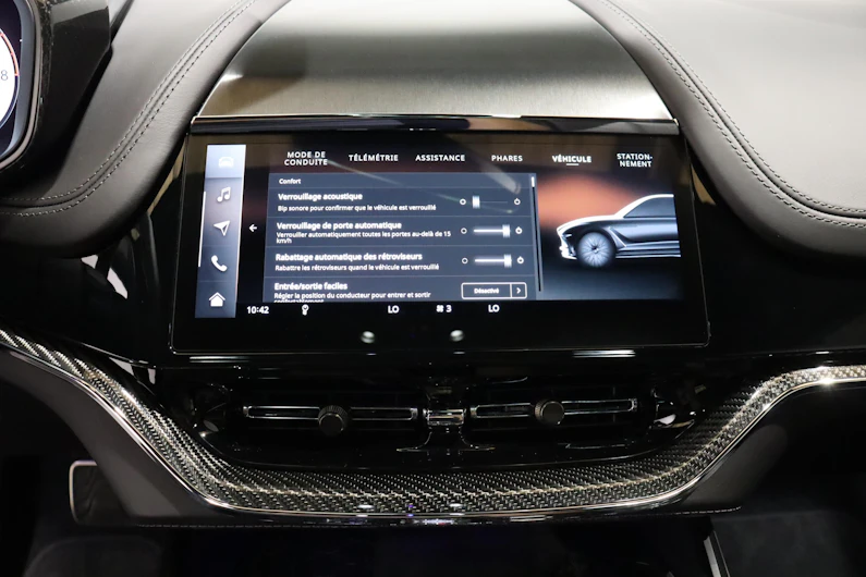 immagine del veicolo ASTON MARTIN DBX