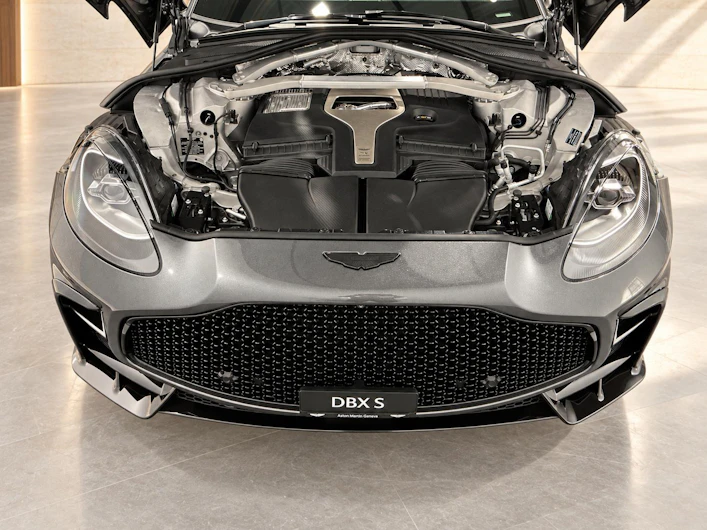 immagine del veicolo ASTON MARTIN DBX