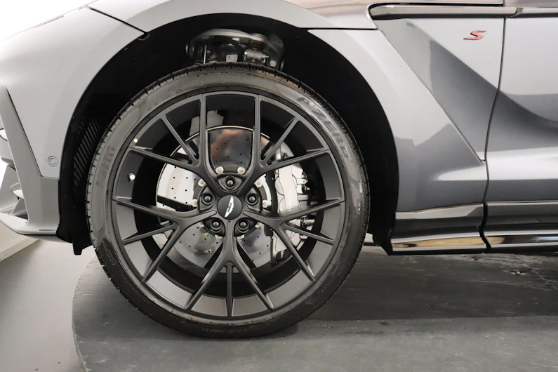 immagine del veicolo ASTON MARTIN DBX