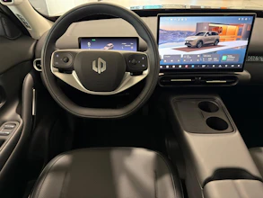 https://vehicle.imgix.net/4444956/22f30273-fb2e-4cca-9345-272361c2e67e.jpg