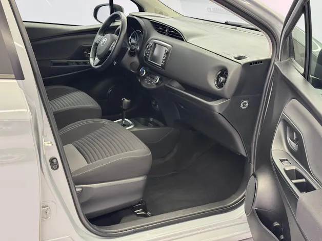 Toyota Yaris 1.5 VVT-i HSD Trend