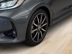 Toyota Yaris 1.5 VVT-i HSD GR Sport