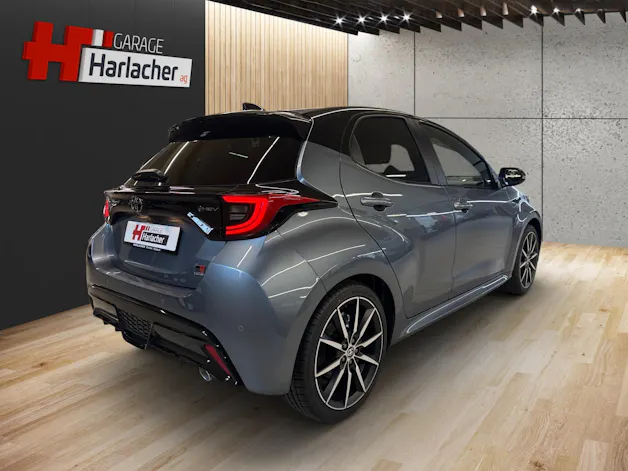 Toyota Yaris 1.5 VVT-i HSD GR Sport