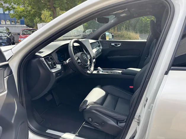 VOLVO XC60 2.0 B5 MH Black Edition AWD