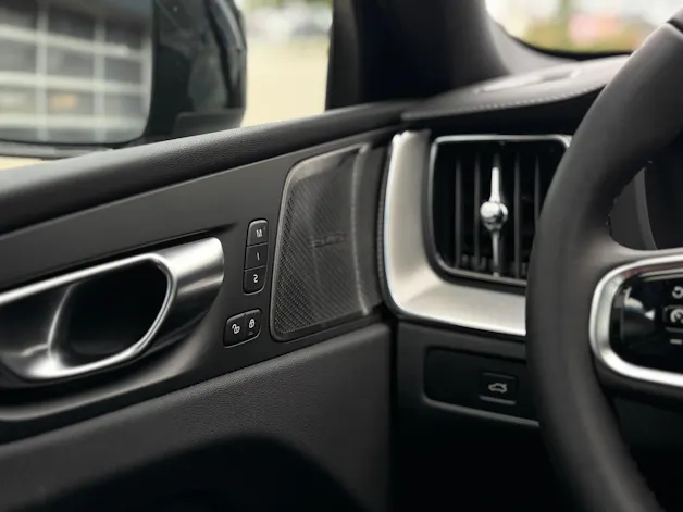 VOLVO XC60 2.0 B5 MH Black Edition AWD