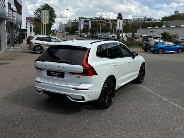 VOLVO XC60 2.0 B5 MH Black Edition AWD