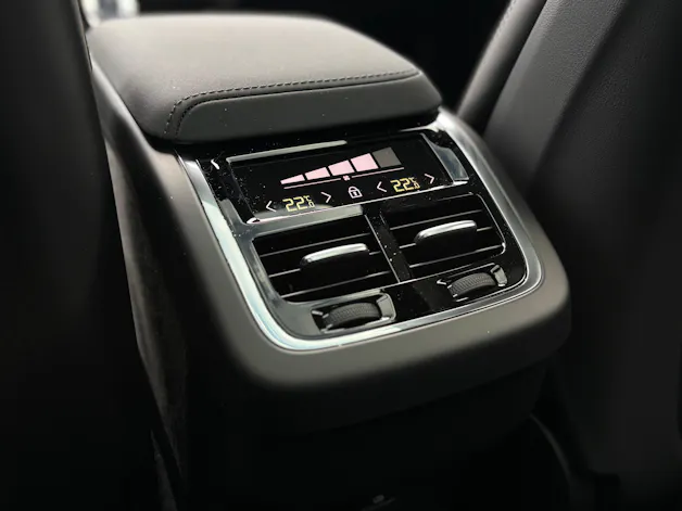 VOLVO XC60 2.0 B5 MH Black Edition AWD