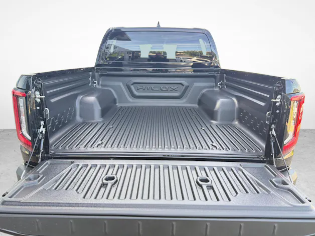 Toyota Hilux Double Cab.-Pick-up 2.8 D-4D MHEV 204 Invincible