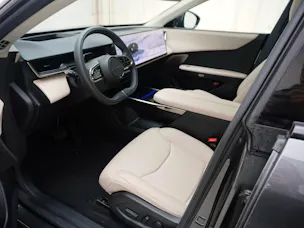 MAZDA CX-6e Takumi