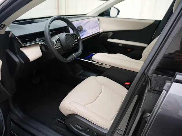 MAZDA CX-6e Takumi