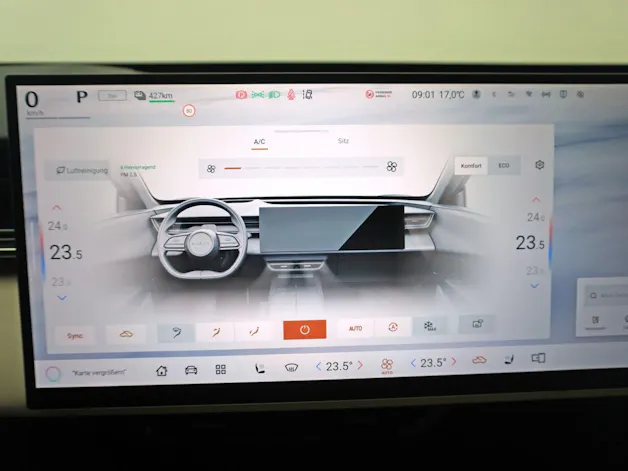 MAZDA CX-6e Takumi