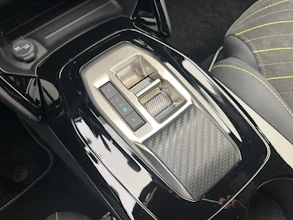 https://vehicle.imgix.net/4445138/a66878e0-cc63-4257-a10a-6856a3599188.jpg