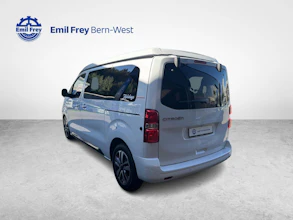 https://vehicle.imgix.net/4445147/b5f1a322-bb02-4bd3-bef2-159ddb6f2fca.jpg