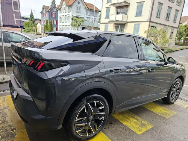 PEUGEOT 3008 1.2 Hybrid Allure