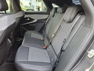 PEUGEOT 3008 1.2 Hybrid Allure