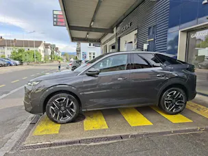 PEUGEOT 3008 1.2 Hybrid Allure