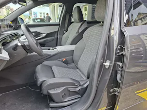 PEUGEOT 3008 1.2 Hybrid Allure