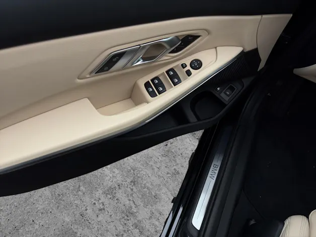 BMW 320e xDrive Touring