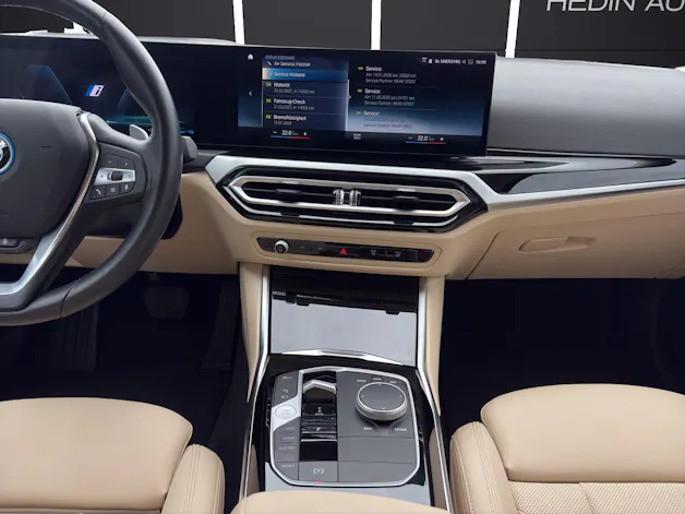 BMW 320e xDrive Touring
