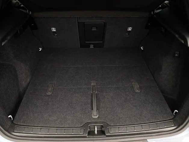 VOLVO XC40 2.0 B3 MH Plus Dark