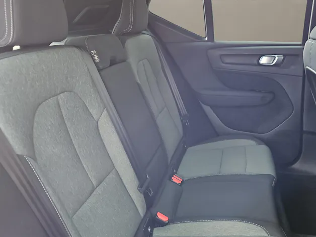 VOLVO XC40 2.0 B3 MH Plus Dark