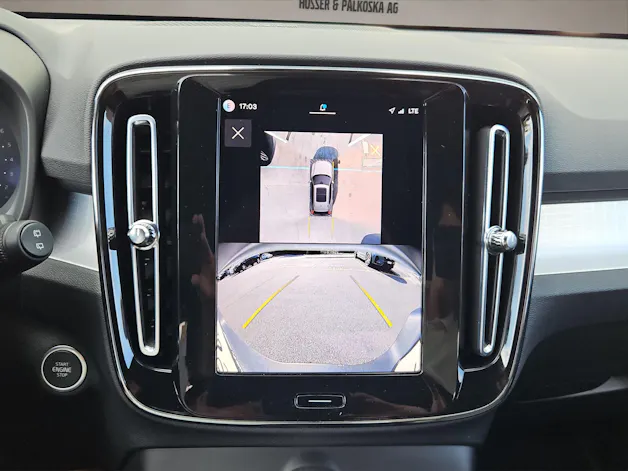 VOLVO XC40 2.0 B3 MH Plus Dark