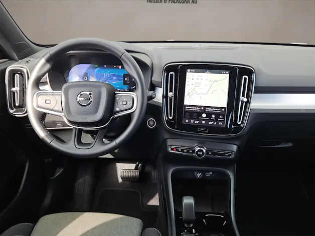 VOLVO XC40 2.0 B3 MH Plus Dark