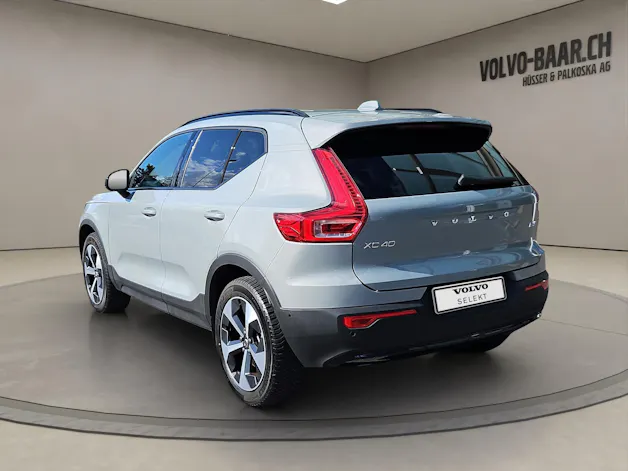 VOLVO XC40 2.0 B3 MH Plus Dark