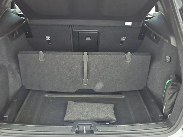 VOLVO XC40 2.0 B3 MH Plus Dark