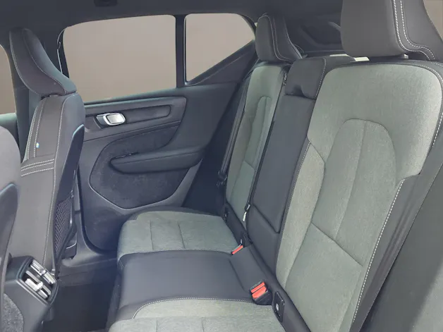 VOLVO XC40 2.0 B3 MH Plus Dark