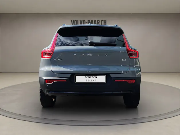 VOLVO XC40 2.0 B3 MH Plus Dark