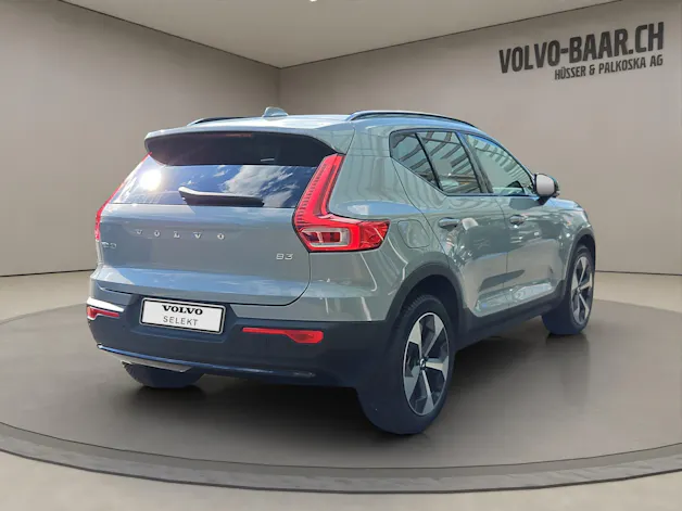 VOLVO XC40 2.0 B3 MH Plus Dark