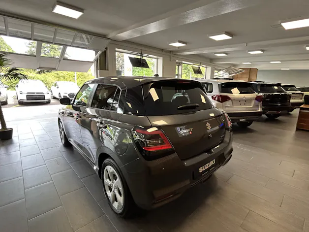 Suzuki Swift 1.2 Sakura Hybrid