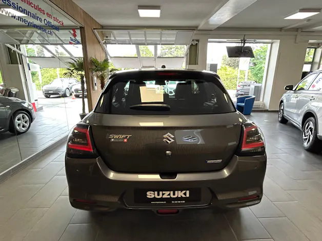 Suzuki Swift 1.2 Sakura Hybrid