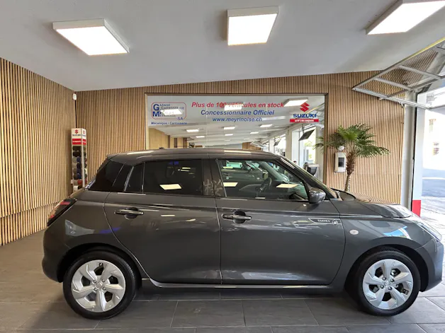 Suzuki Swift 1.2 Sakura Hybrid